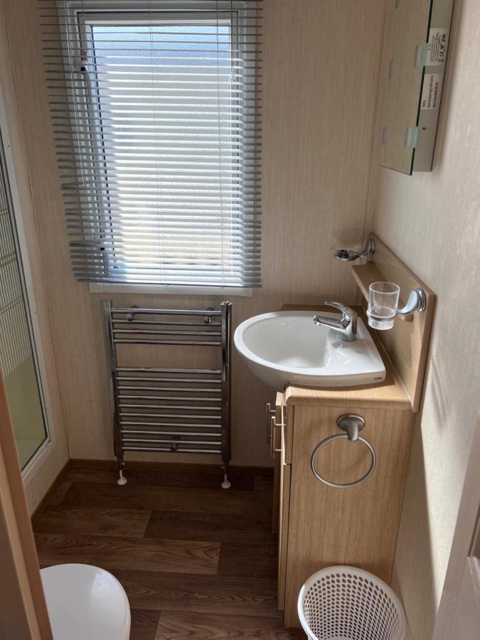 Apartment Pg174 Golden Palm 8 Berth Caravan With Decking *