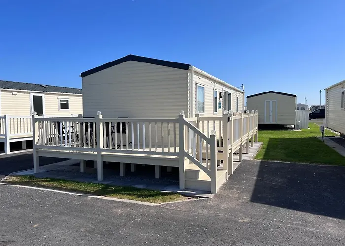 Pg174 Golden Palm Resort 8 Berth Caravan With Decking