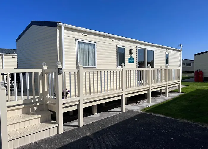 Pg174 Golden Palm Resort 8 Berth Caravan With Decking
